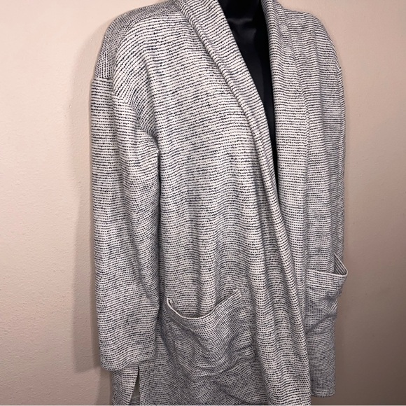 Medium Ann Taylor Loft White Grey Lounge Shrug Jacket Stretch Pockets - Picture 8 of 13